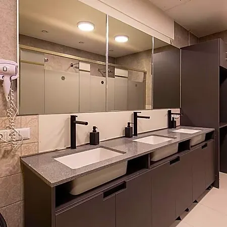 فندق-كبسولة Spacehotel